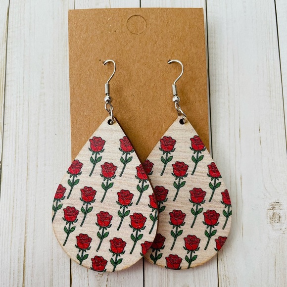 🖤 Wooden Rose Drop Earrings - Picture 4 of 5